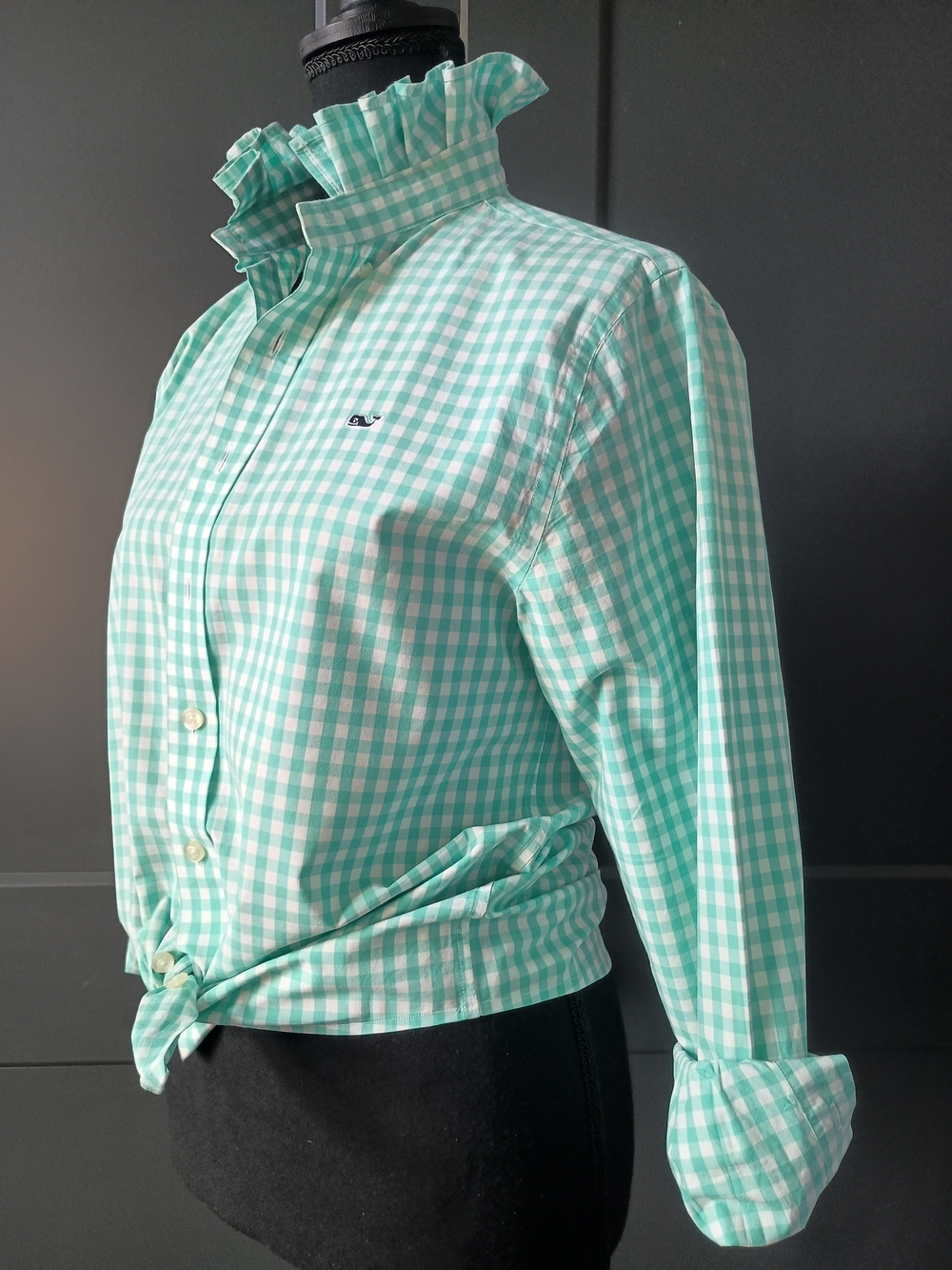 Upcycled Women's Vineyard Vines Ruffle Collar Shirt #109